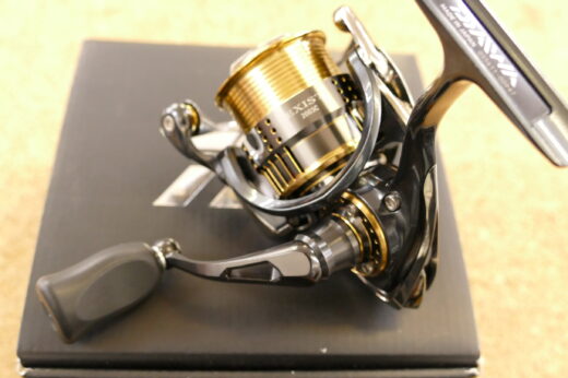 正規店仕入れの DAIWA ダイワ 15イグジスト 2003c リール