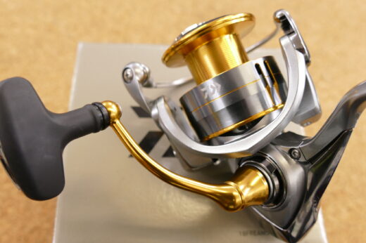 フィッシング△△DAIWA ダイワ スピニングリール FREAMS LT3000D-C ライン付属