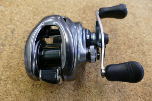 15シマノ　メタ二ウムDCHG　右ハンドル　後期型