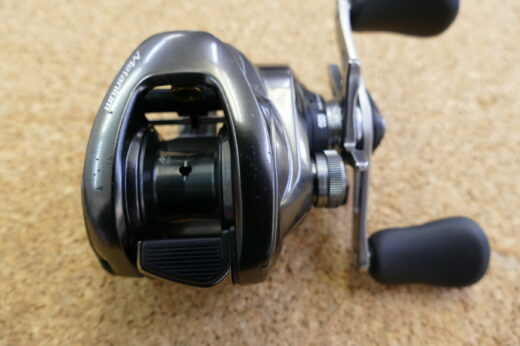 20シマノ　メタ二ウム　6.2　右ハンドル