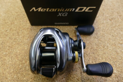 15シマノ　メタ二ウムDC　XG　右ハンドル　（後期モデル）