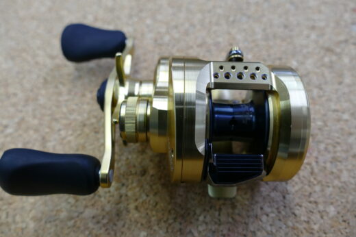 22シマノ　カルカッタコンクエスト201XG